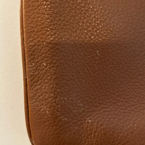 Kate Spade Brown Leather Crossbody Bag with Adjustable Strap - Picture 4 of 9